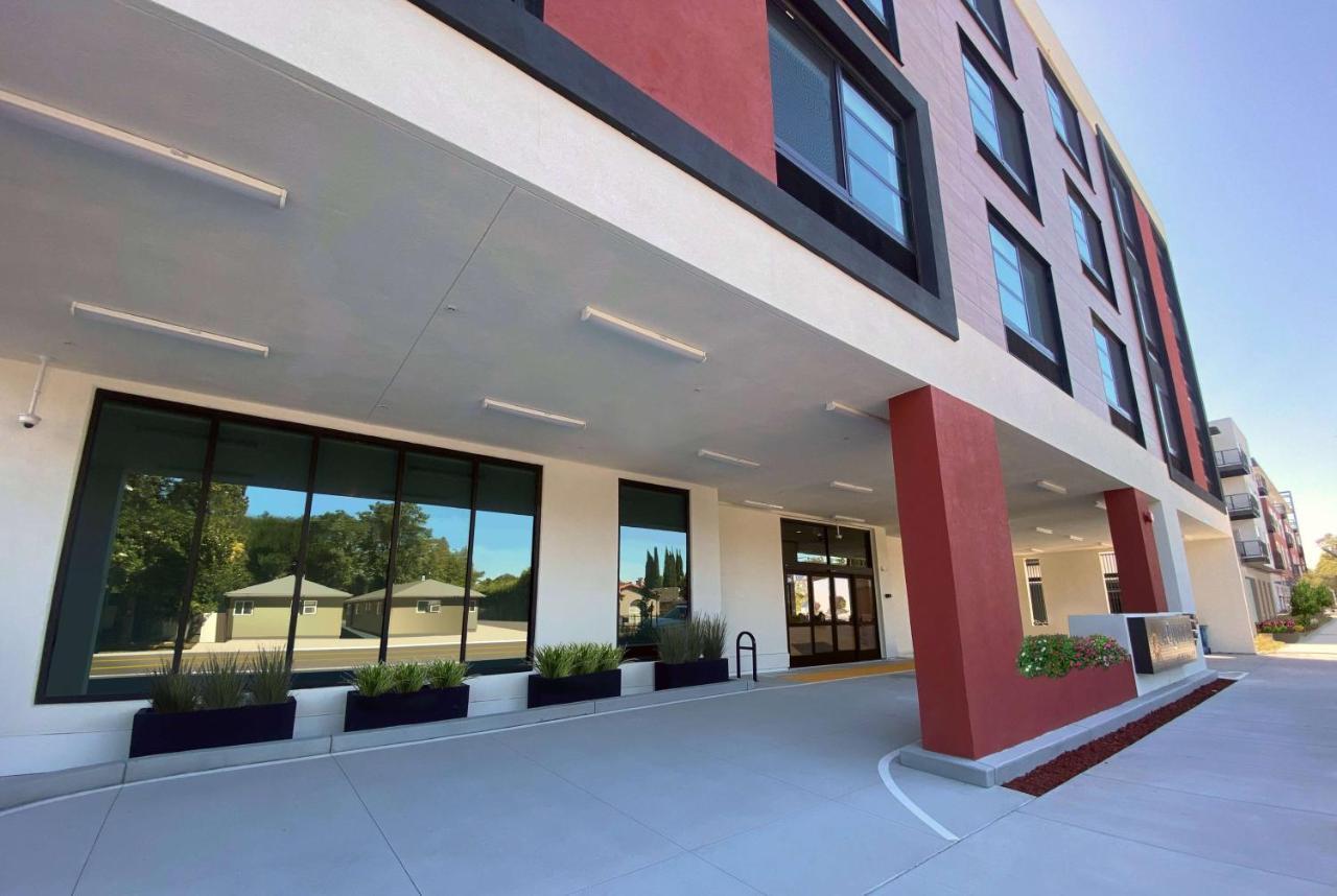 La Quinta Inn & Suites By Wyndham San Jose Airport-Downtown Buitenkant foto