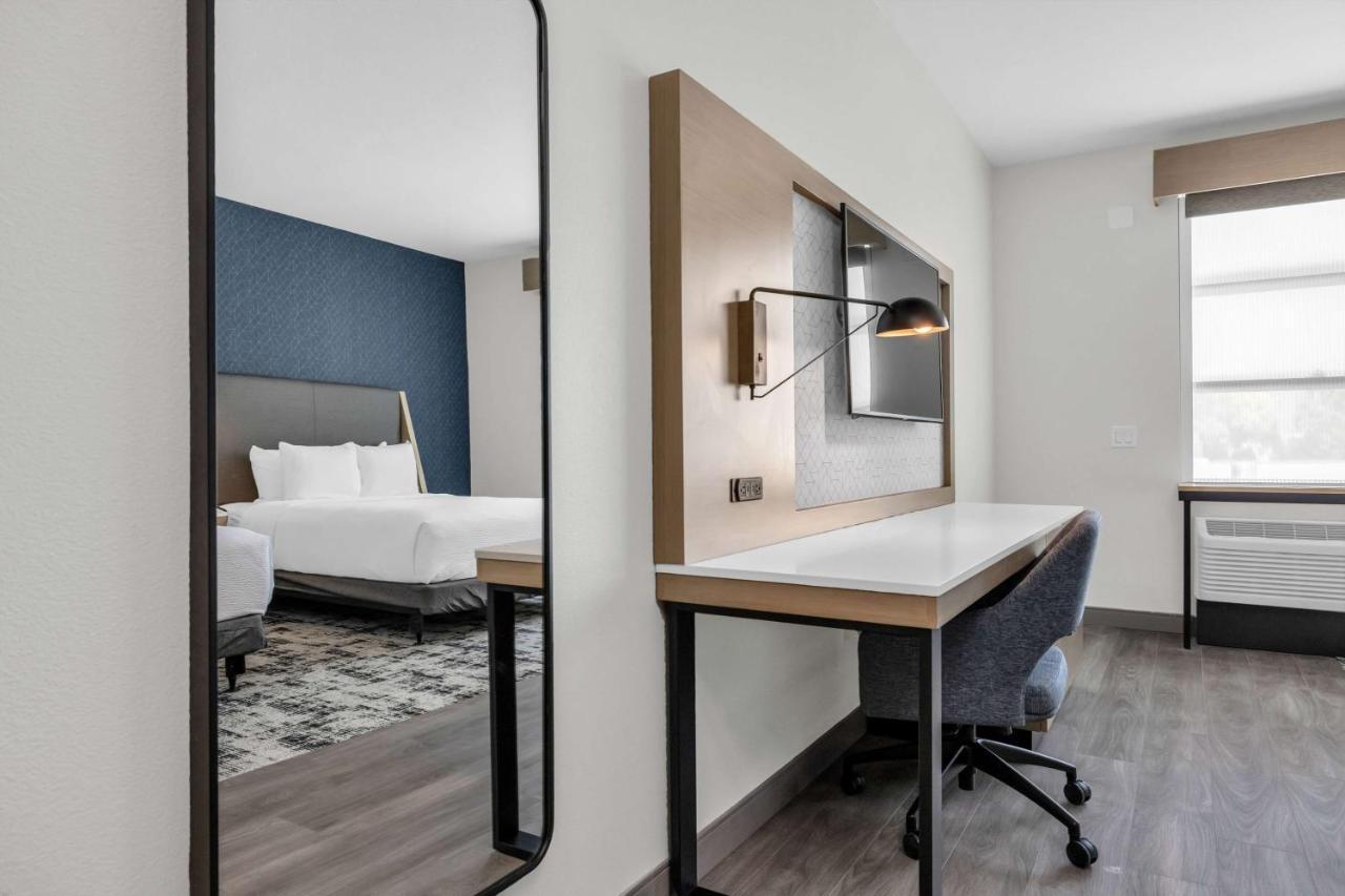 La Quinta Inn & Suites By Wyndham San Jose Airport-Downtown Buitenkant foto