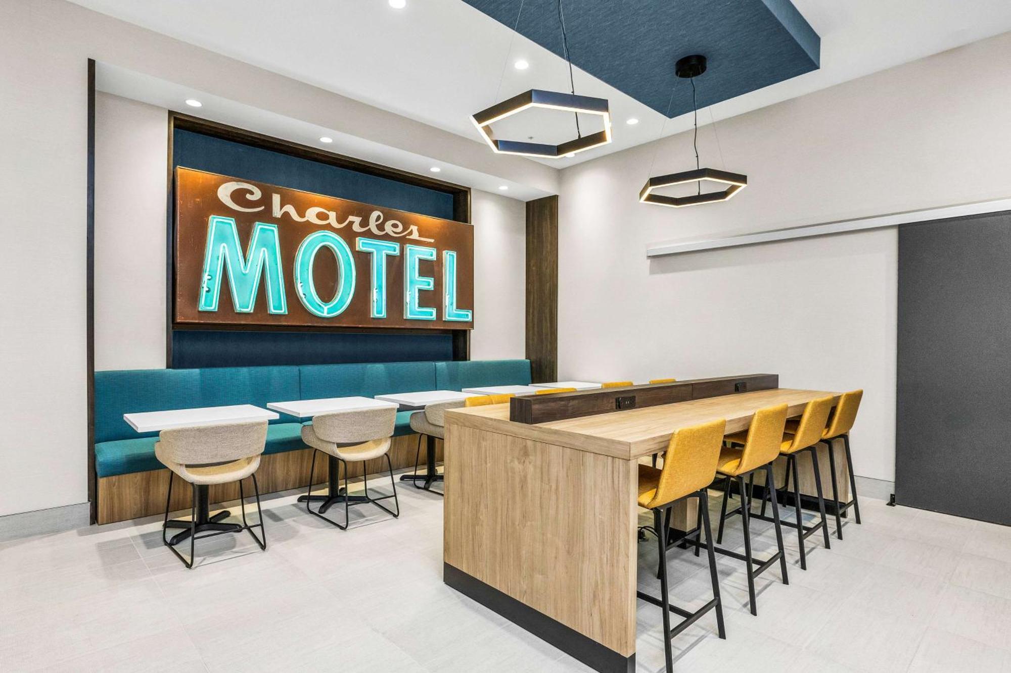 La Quinta Inn & Suites By Wyndham San Jose Airport-Downtown Buitenkant foto