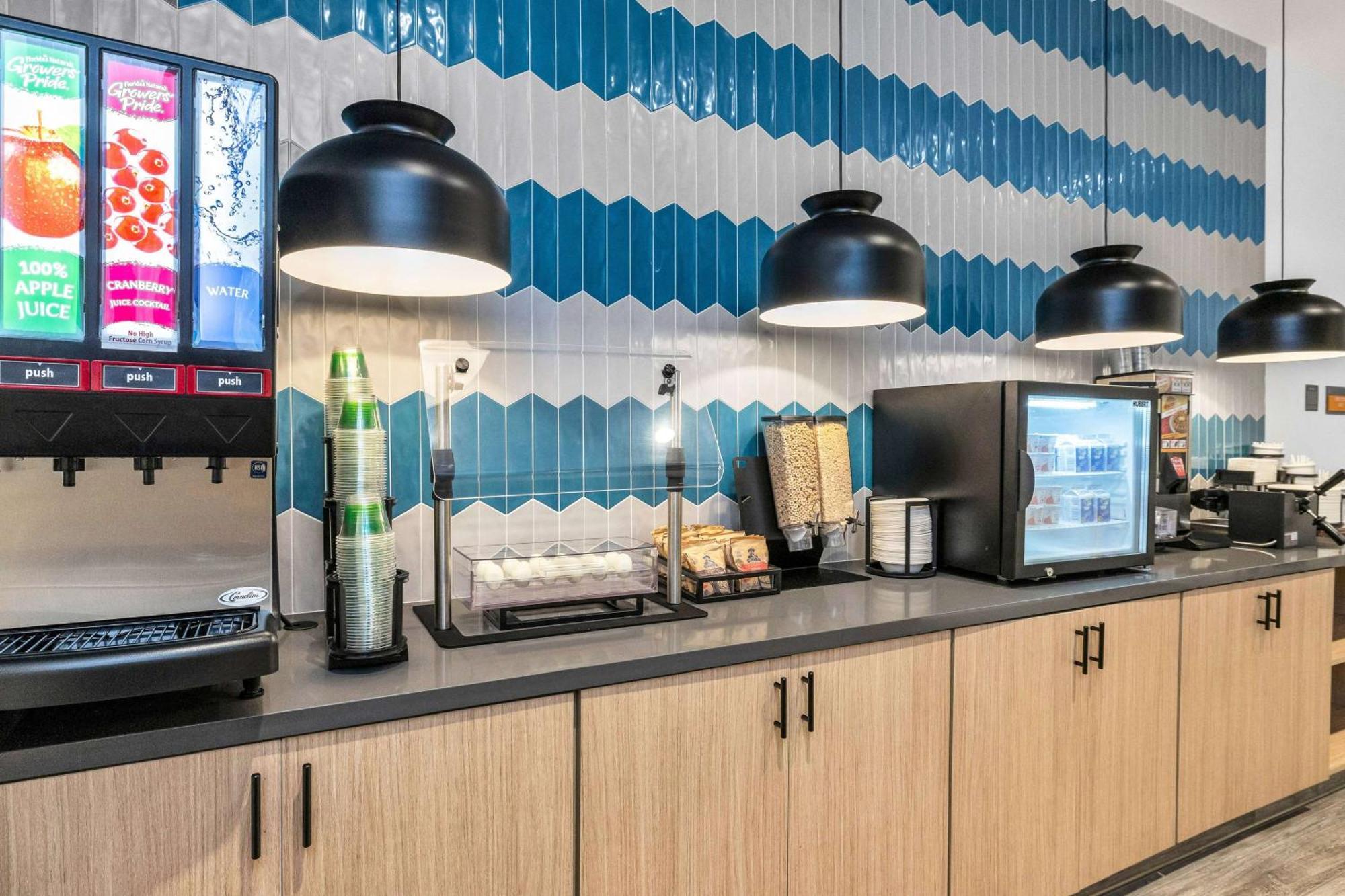 La Quinta Inn & Suites By Wyndham San Jose Airport-Downtown Buitenkant foto